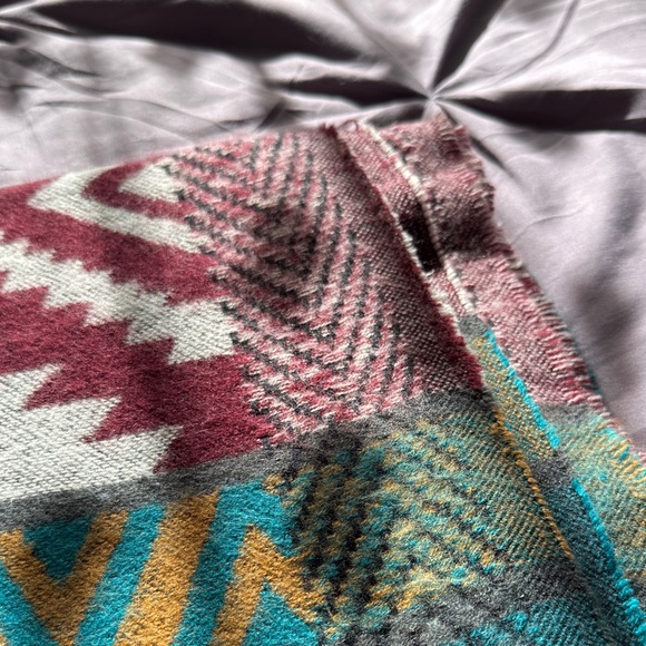 Aztec-Inspired Multicolor Scarf - Picture 4 of 4